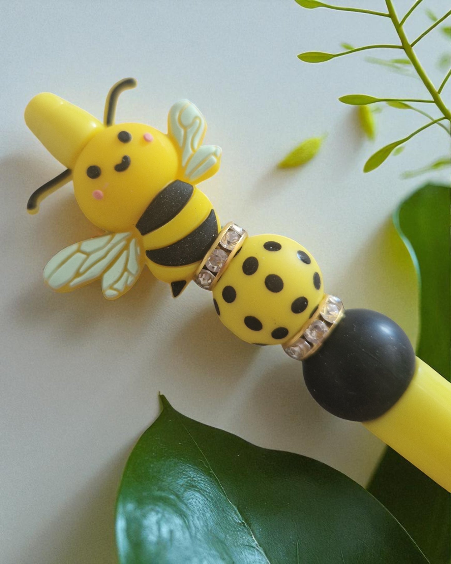 🖊️ Stylos "Bee Happy" – Pour une écriture qui bourdonne de joie 🐝🌼