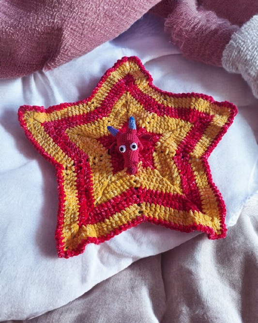 ✨ Doudou Étoile Dragon Mushu – Fait main au crochet ✨