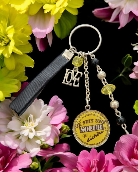 🔑 Porte-clés “Je suis une sœur qui déchire” – Cadeau fun et affirmé